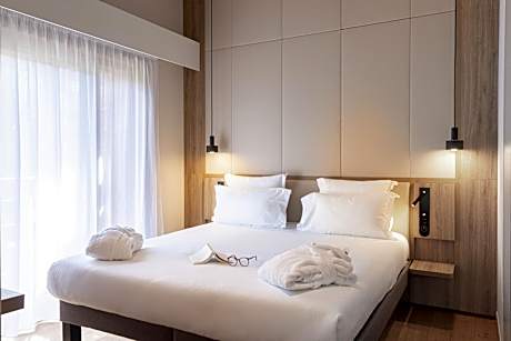 Executive Suite with Balcony