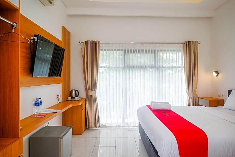 RedDoorz near Ambarrukmo Area