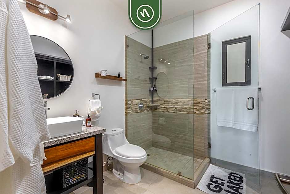 Amazing 2BR Condo with Rooftop pool - BBQ