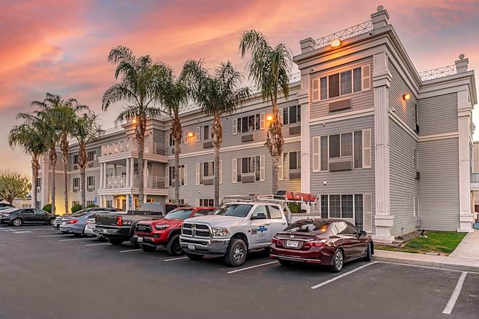 Best Western Luxury Inn