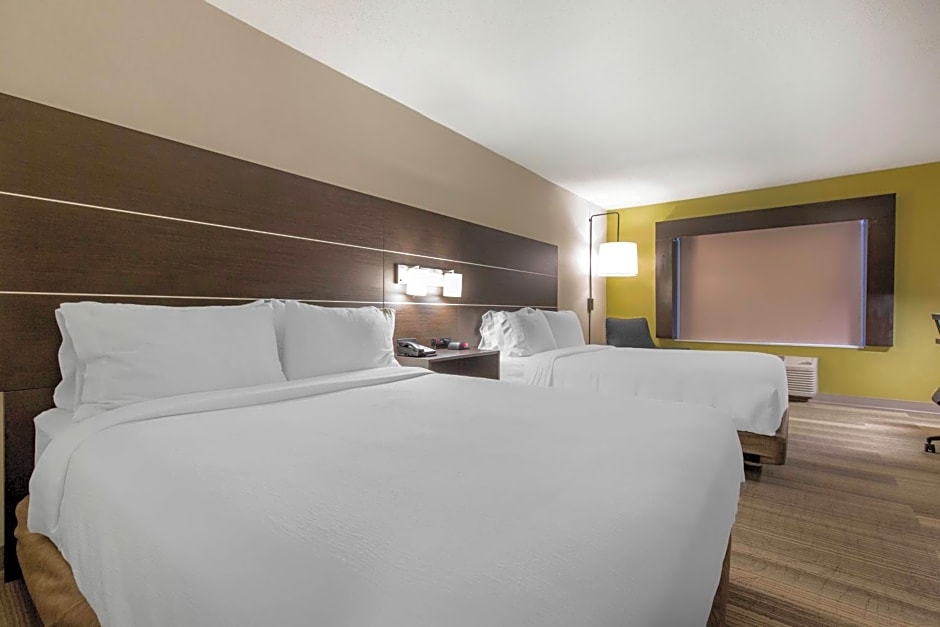 Holiday Inn Express & Suites Chicago West - St Charles By IHG