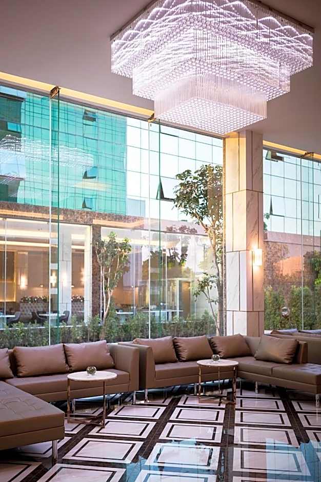 Elegant Airport Hotel