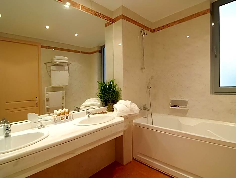 Athens Atrium Hotel & Jacuzzi Suites