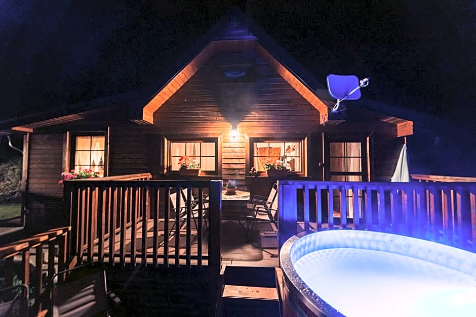 SOVIA WELLNESS CHATA s jacuzzi kaďou a saunou, Čingov