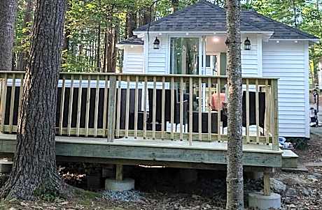 Hinckleys Dreamwood Cottages