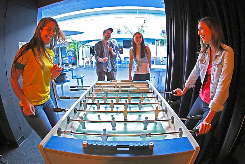 Vibe Hotel Hollywood