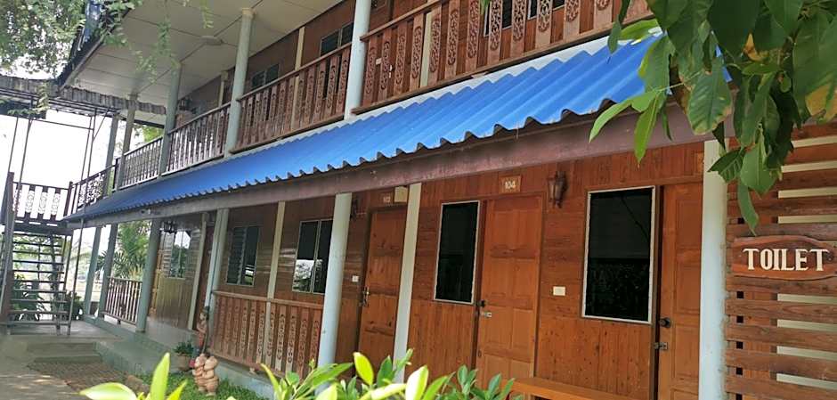 T & T Hostel Kanchanaburi