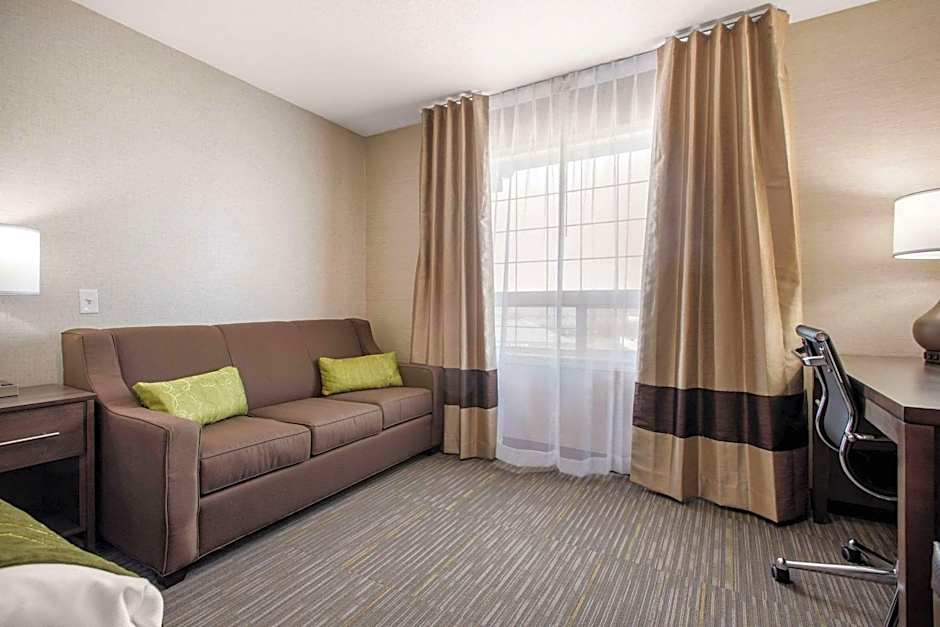 Comfort Inn & Suites