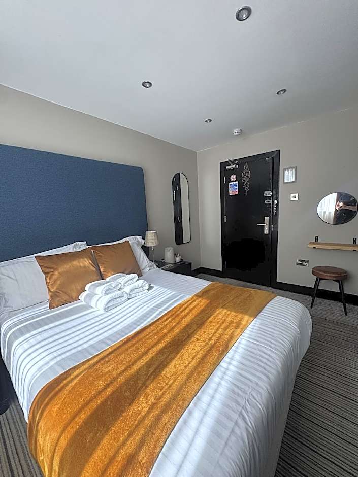 Sinclair's Bar, Lounge & Rooms