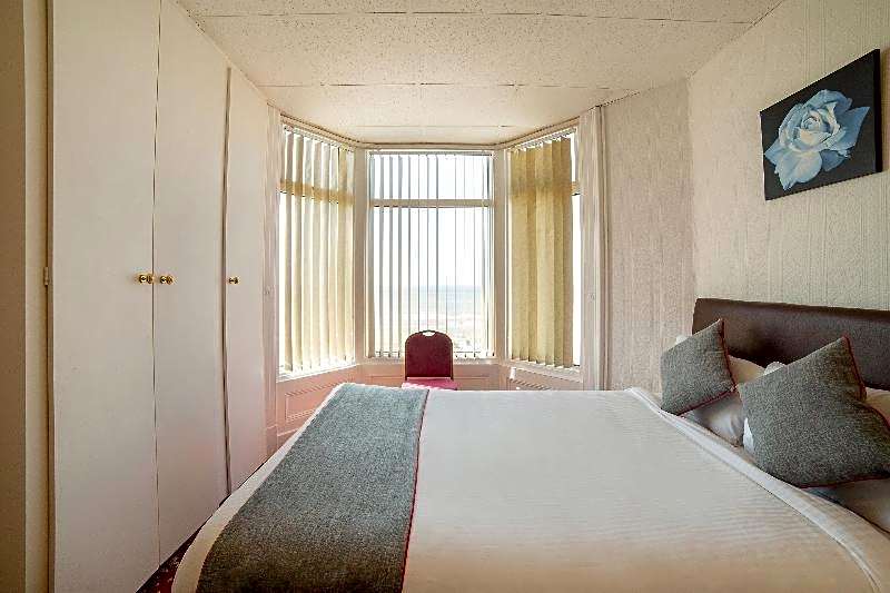 OYO The Golden Cheval Hotel