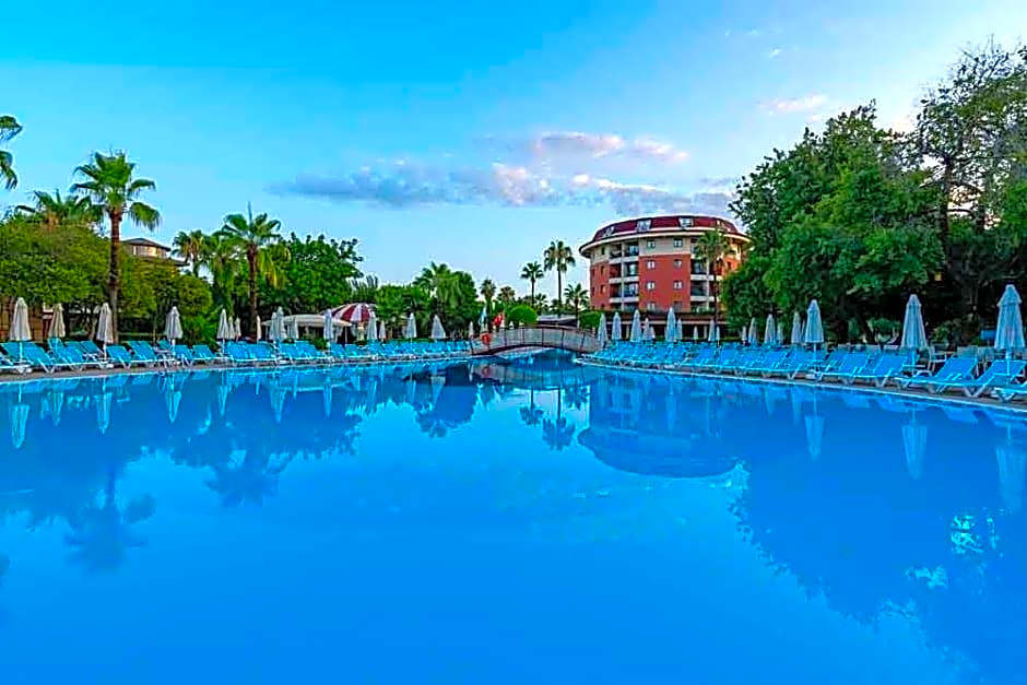 Palmeras Beach Hotel