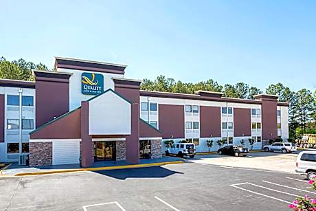 Quality Inn & Suites Near Six Flags East