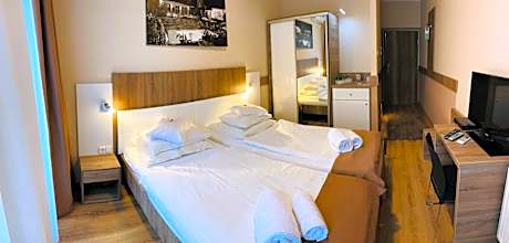 Twin Room with Shower