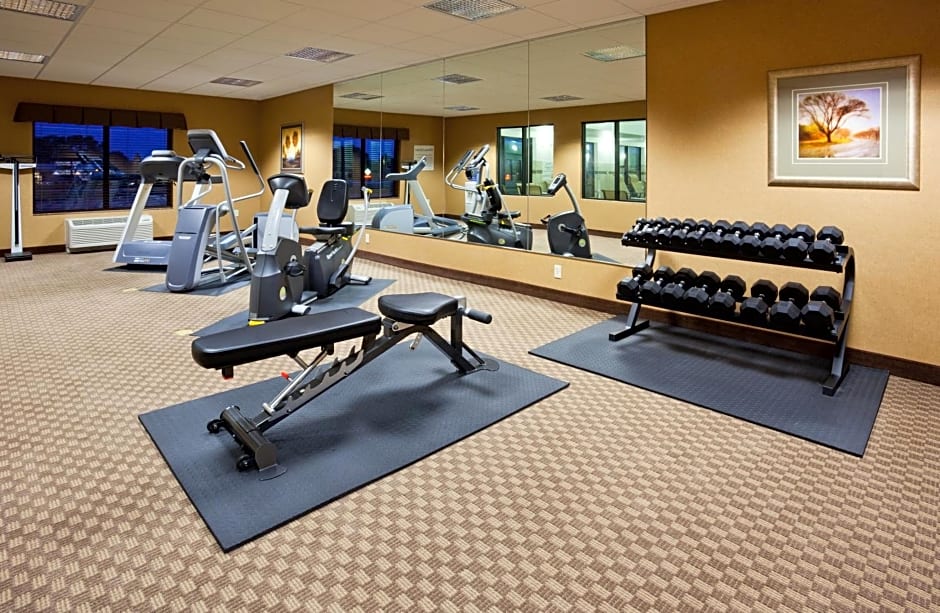 Holiday Inn Express & Suites - Mason City, an IHG Hotel