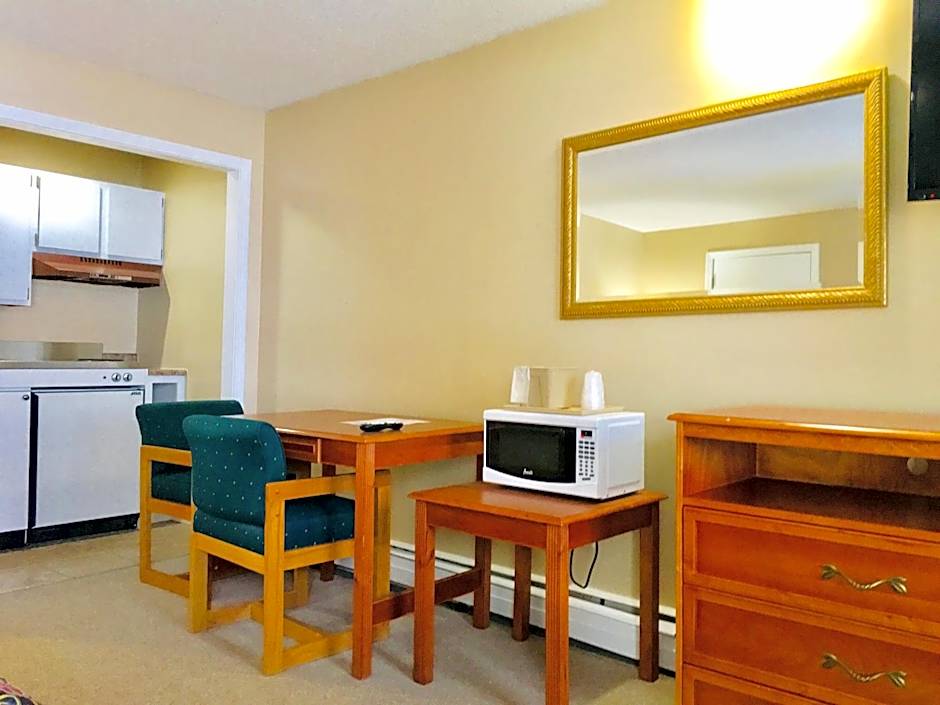 Granada Inn Motel - Kalkaska