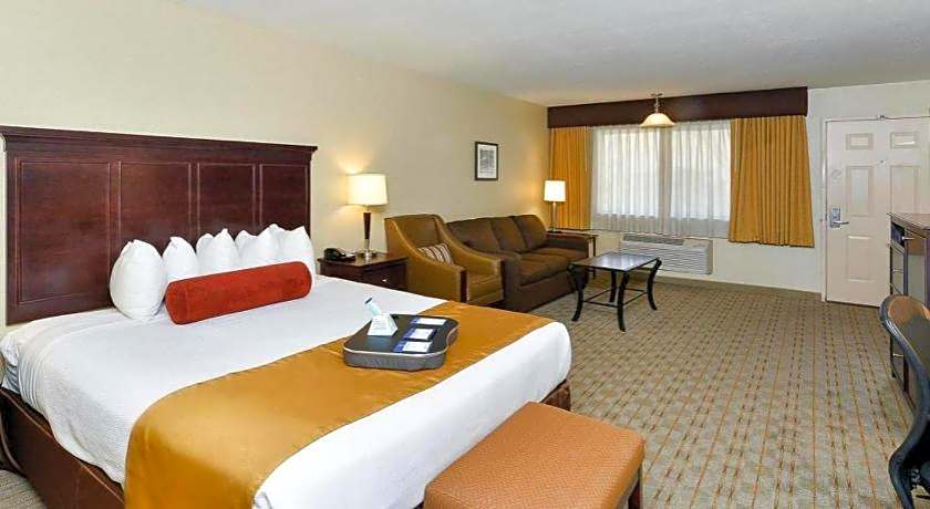 Best Western Plus Frontier Motel