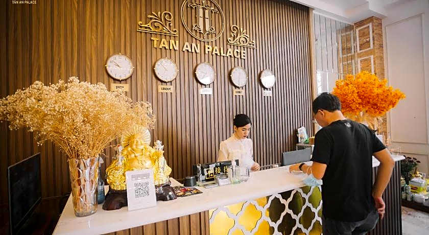 Tan An Palace