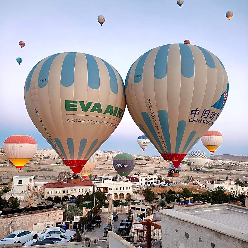 Seki Cave Hotel – Wake Up to Hot Air Balloons