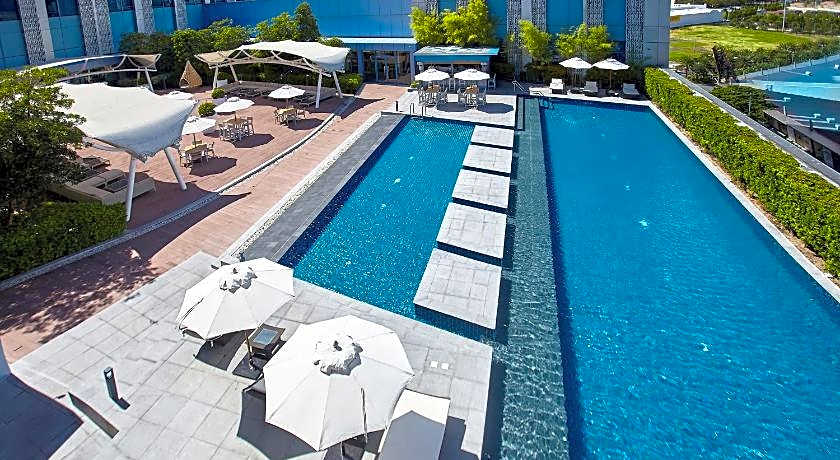 Crimson Hotel Filinvest City Manila