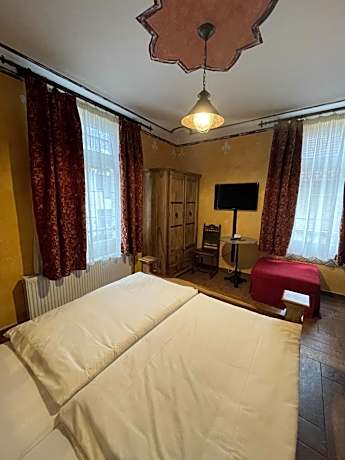 Deluxe Double Room with Shower