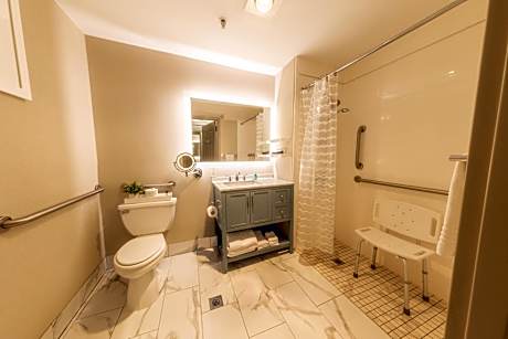 King Room with Walk-In Shower - Mobility Access