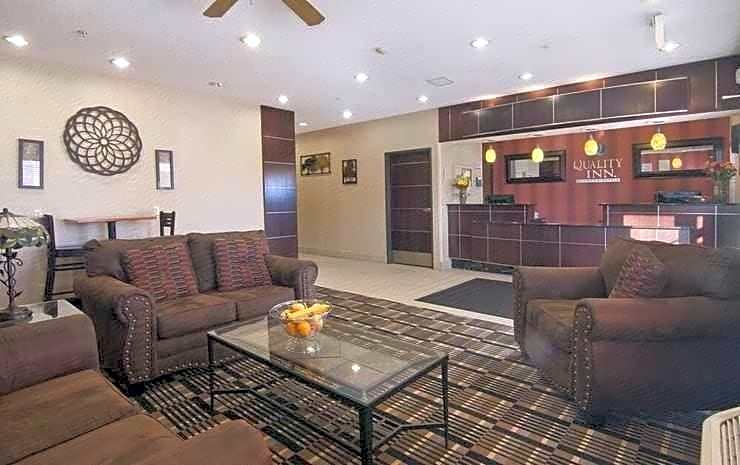 Quality Inn - In the business district