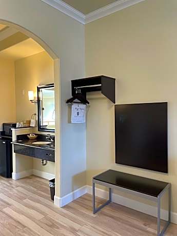 King Suite with Sofa Bed