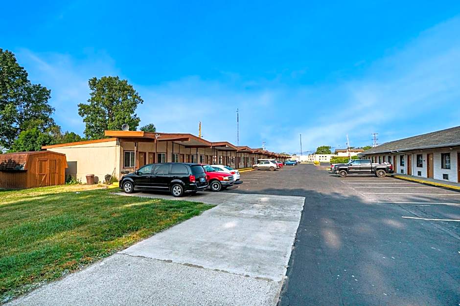 Great Lakes Inn & Suites