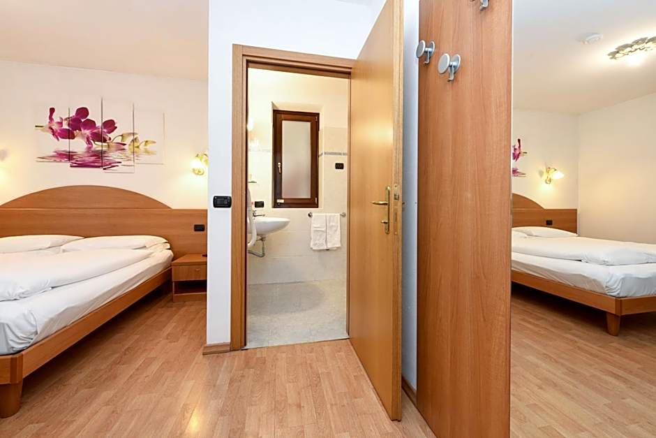 Hotel Denny