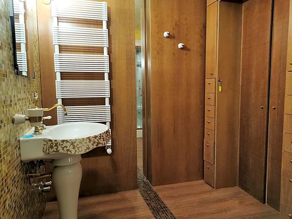 Venice Dose Suite