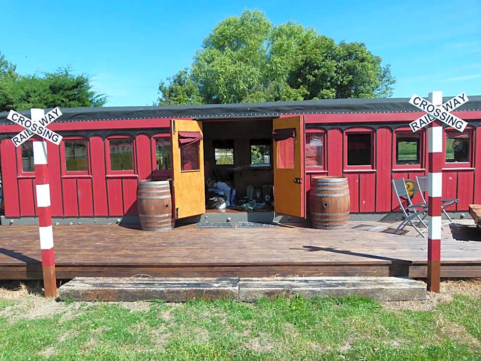 Wacky Stays - unique farm-stay glamping rentals, FREE animal feeding tours