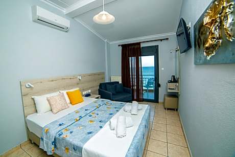 Double Room with Balcony and Sea View