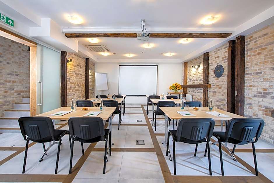 Plaza Boutique Hotel