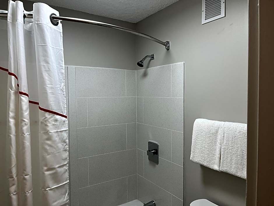 Red Roof Inn & Suites Wilkesboro