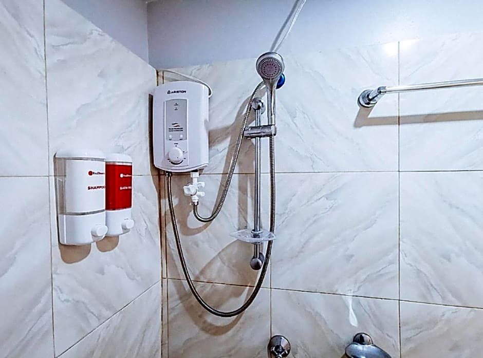 RedDoorz near Notre Dame of Dadiangas University