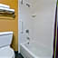La Quinta Inn & Suites by Wyndham Naples Downtown