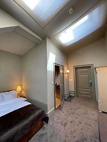 Deluxe Double Room with Shower