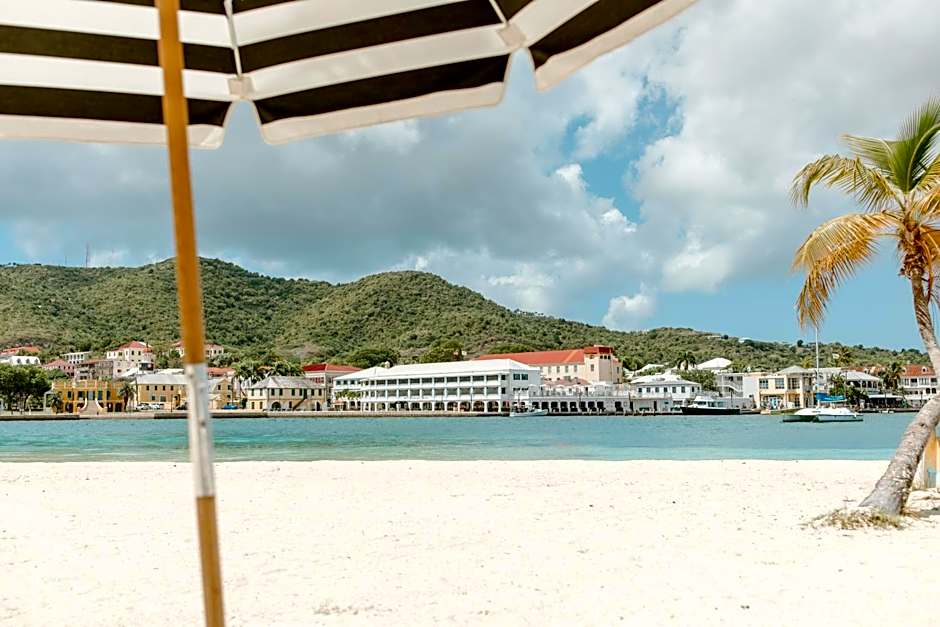 Hotel On The Cay