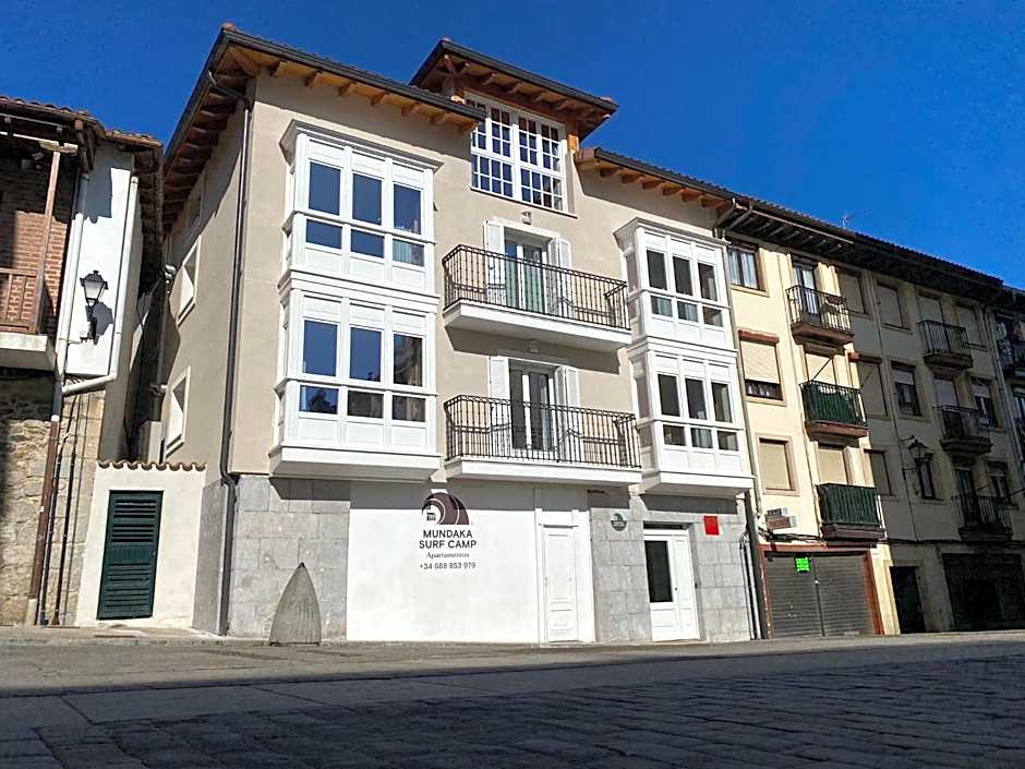 Apartamentos Mundaka Surf Camp