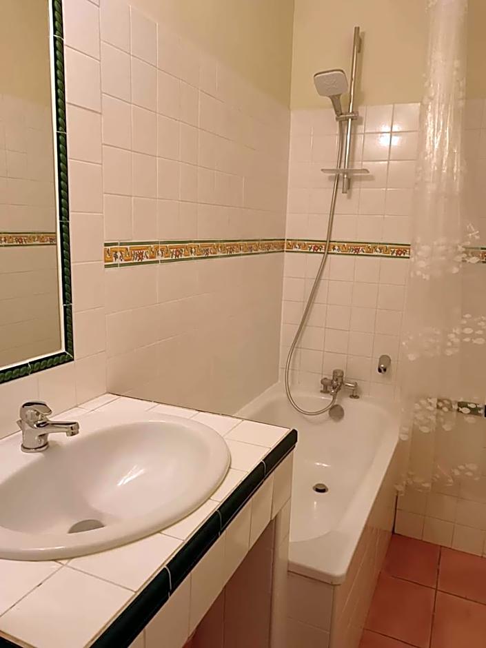 Mas de la Tour Carbonnière