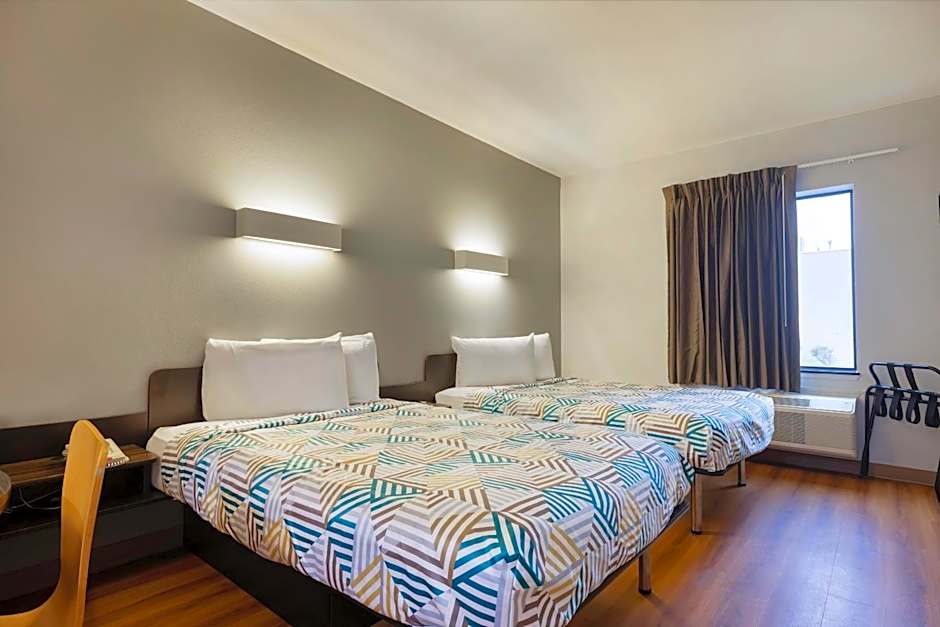 Studio 6 Suites Texas City, TX I 45 South