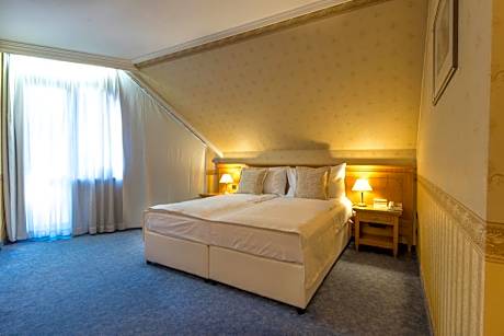 Deluxe Junior Suite with Balcony