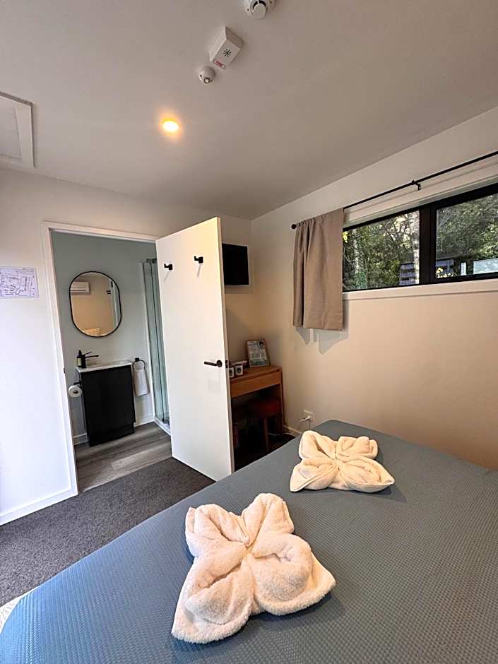 The Flaming Kiwi Backpacker