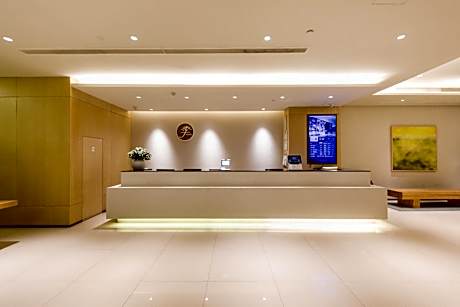 Ji Hotel Xinchang Dafo Temple