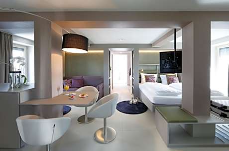 Double Room with Balcony (2.-7. Floor)
