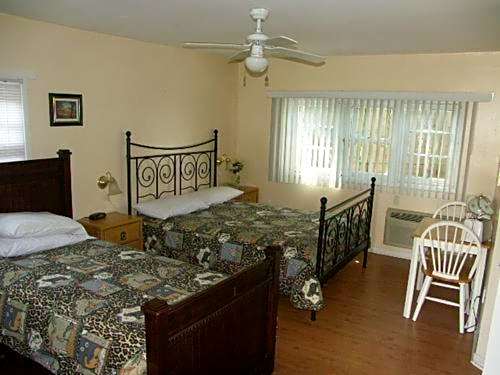 Chalet Beaconsfield Motel