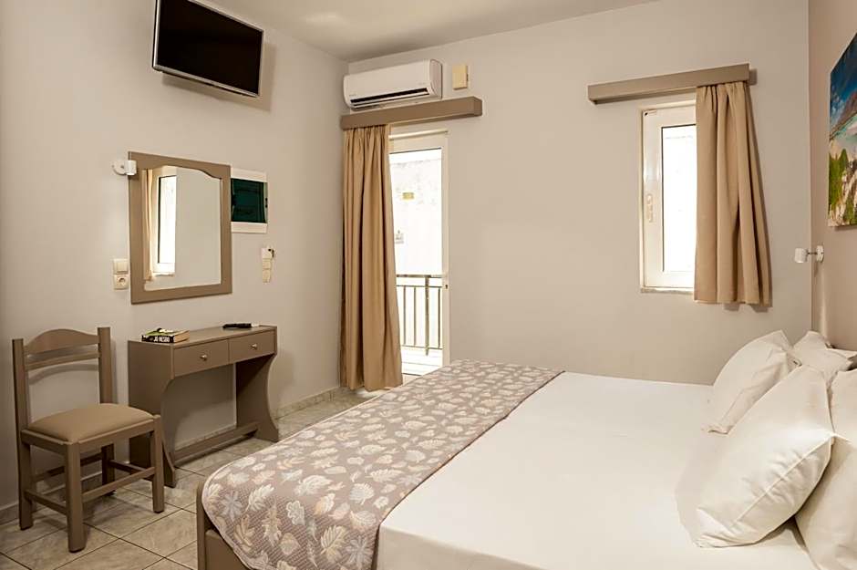 Niriis Hotel