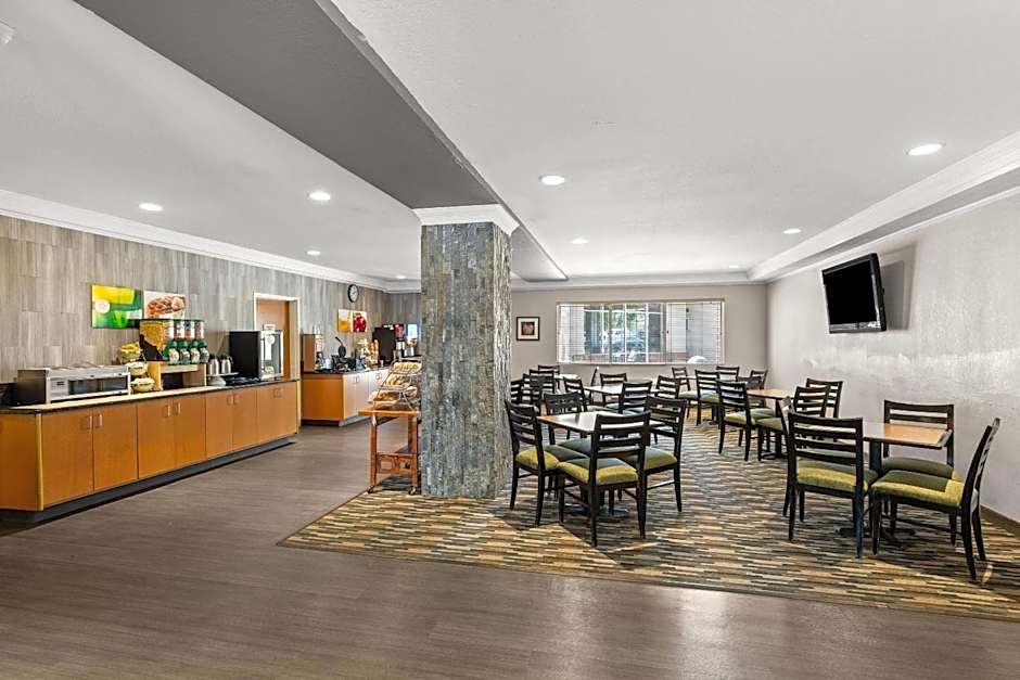 Quality Inn & Suites Denver International Airport