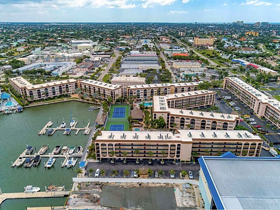 Knot a Care Remodeled Direct water access condo with ocean and pool views NOW SLEEPS SIX