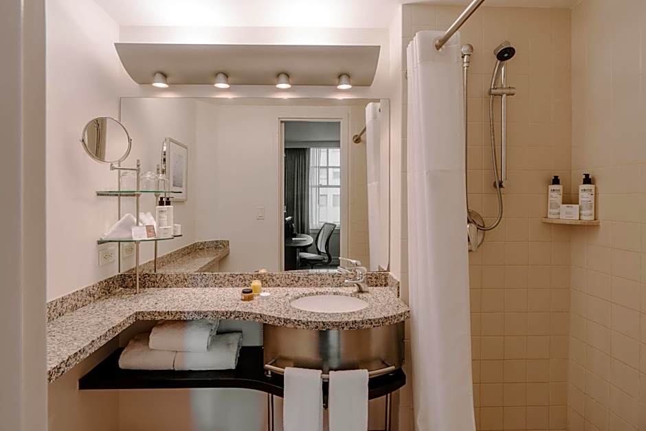 Club Quarters Hotel in Houston